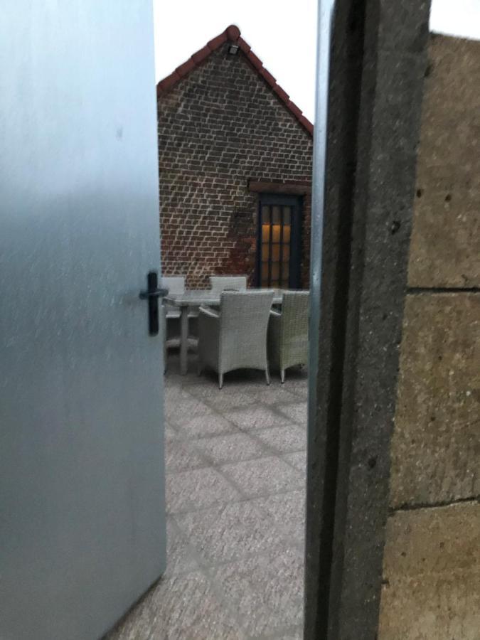 La Cabane Du Chasseur Flines-Les-Mortagne Exteriör bild